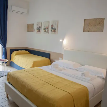 Hotel H22 Neapol