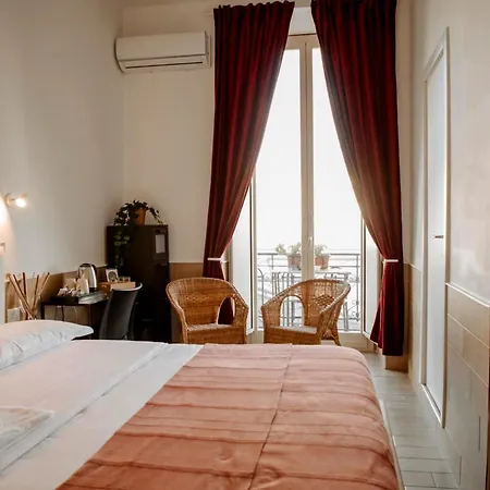 H22 Hotel Naples