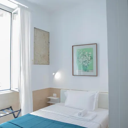 Hotel H22 3*