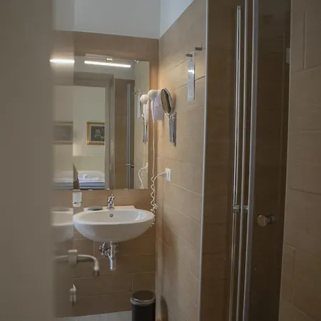 Hotel H22